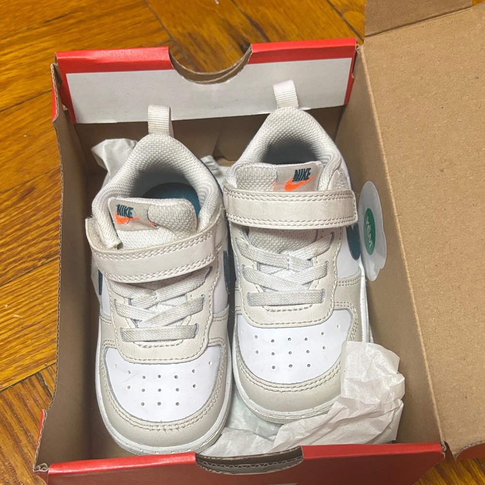 Nike Kids White and Orange Sneakers